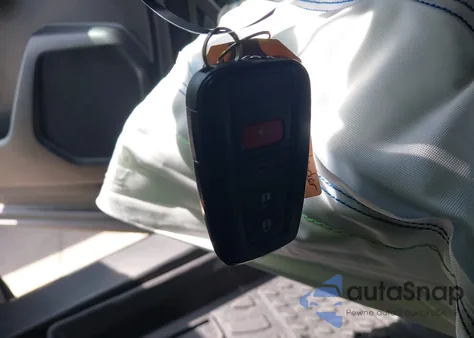 2022 Toyota Highlander Le z USA, uszkodzony, nr VIN 5TDBZRBH4NS195949